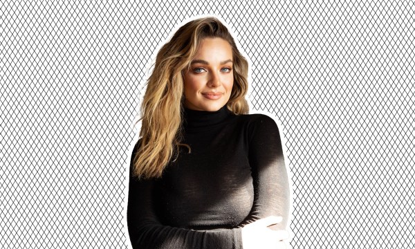 Thumbnail for Abbie Chatfield pulls out of Fridayz Live due to headliner facing sexual harassment allegations